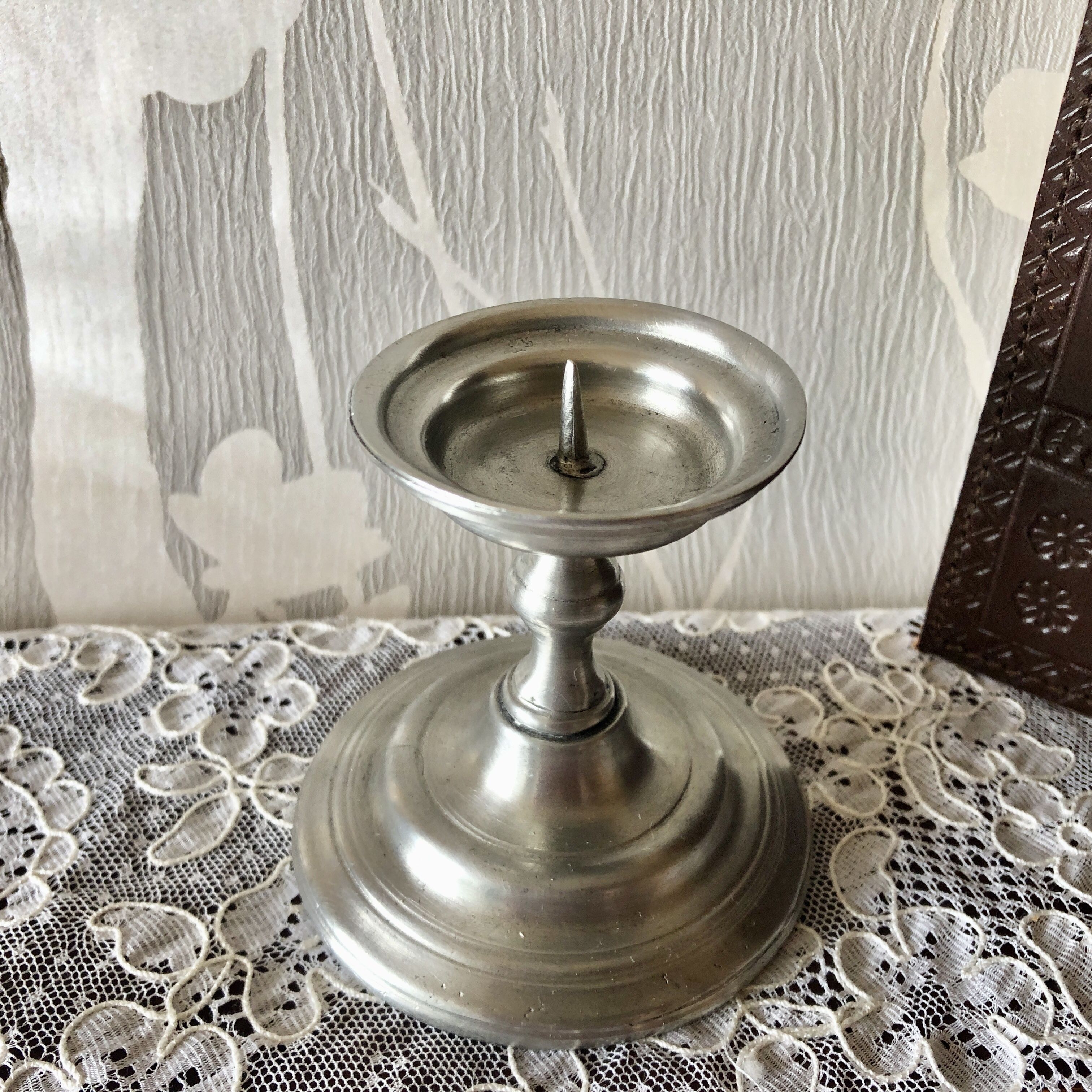 Candle holder prick candle in tin punch lion standing