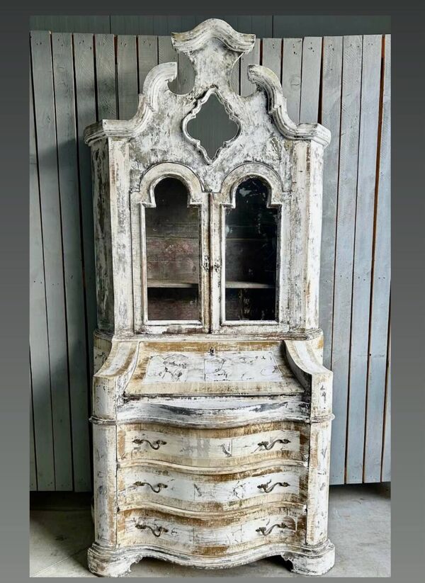 Ancien Scriban patiné