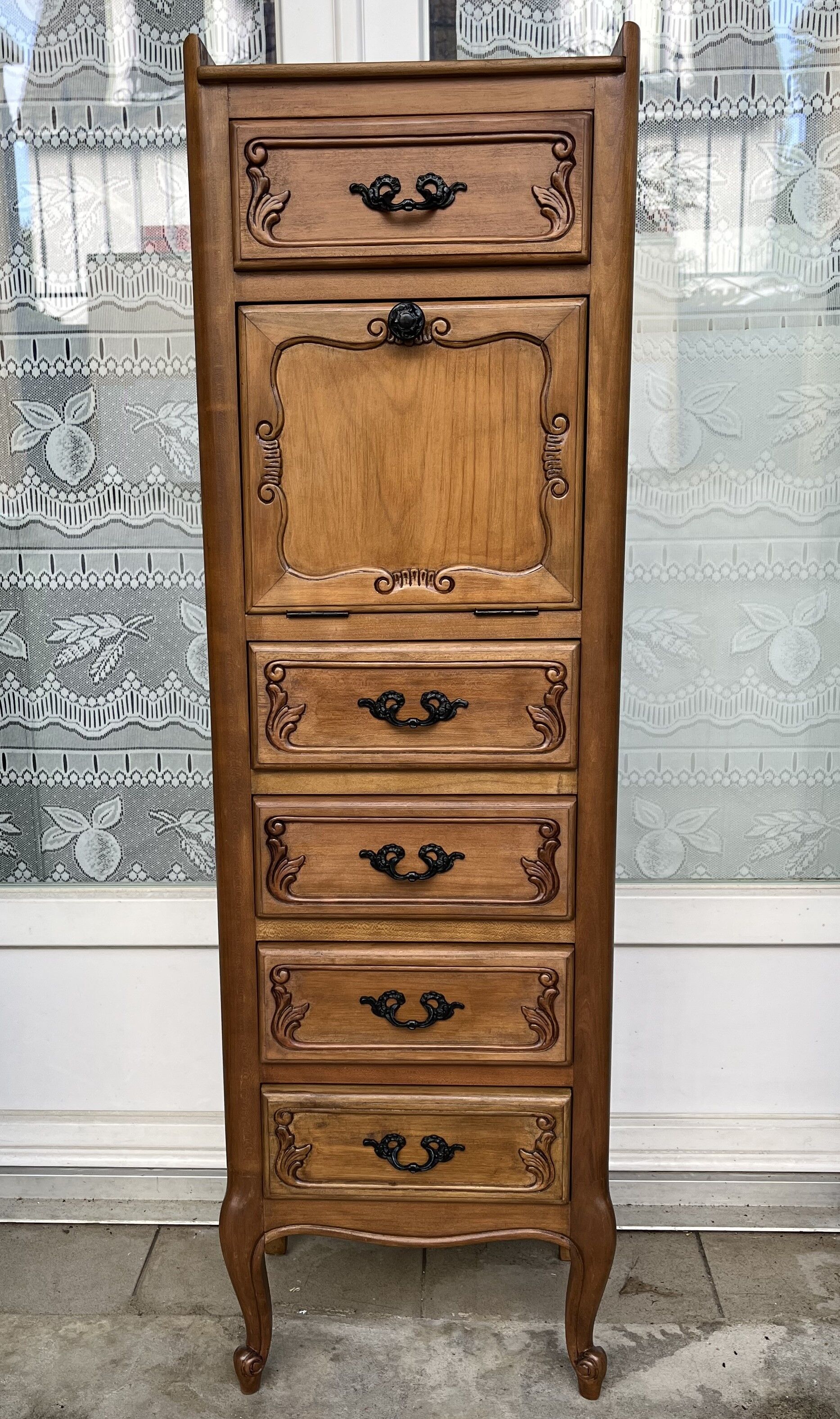 Solid wood chiffonnier