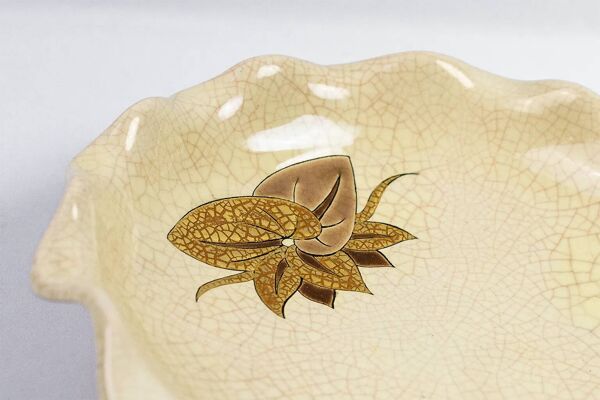 Coupe et boîte Longwy en émaux craquelés beige à décor doré
