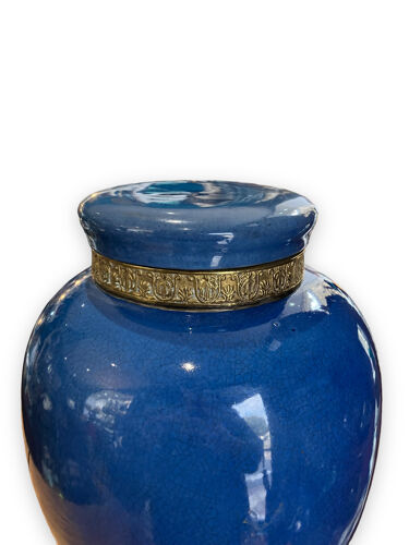 Pot couvert en céramique bleue et bronze