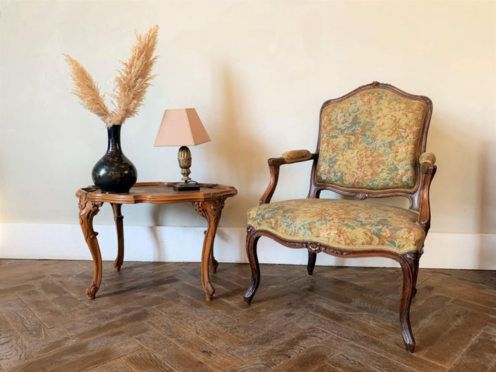 Armchair to the Queen, Louis XV style, circa 1750