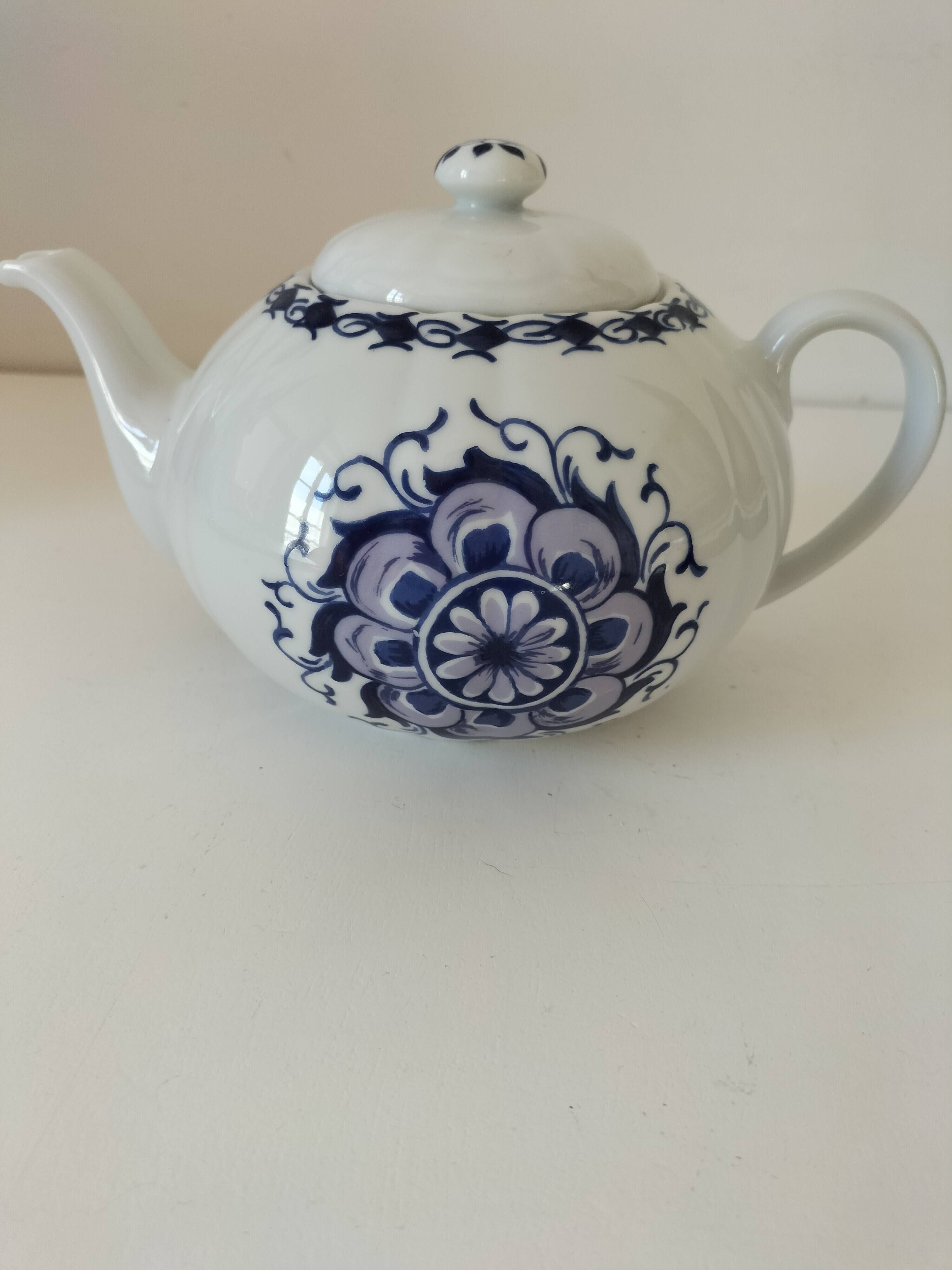 Porcelain teapot Jacques Cœur – Palanquin model