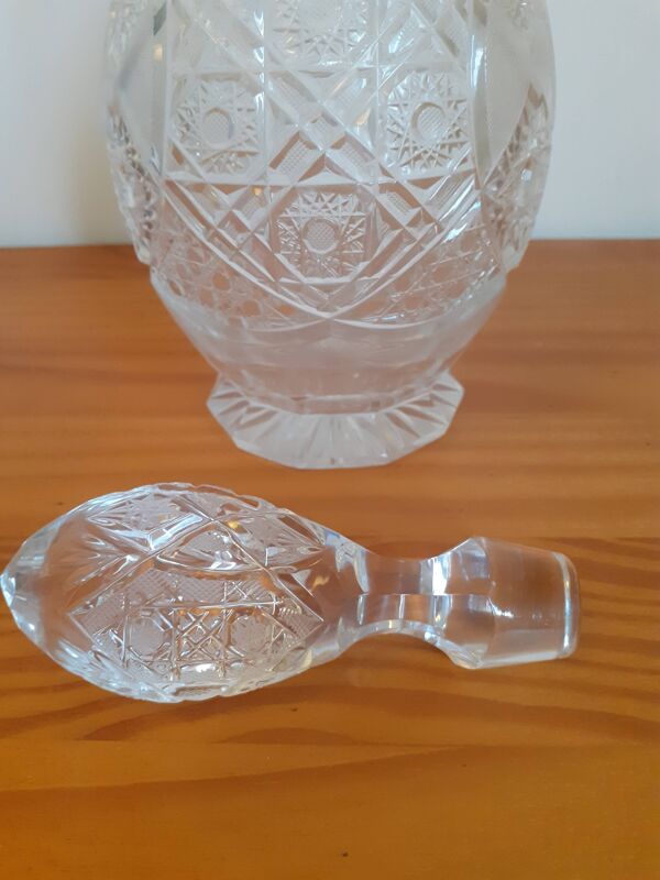 Carafe en cristal taillé de bohème, très beau bouchon