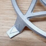 Round aluminum underside