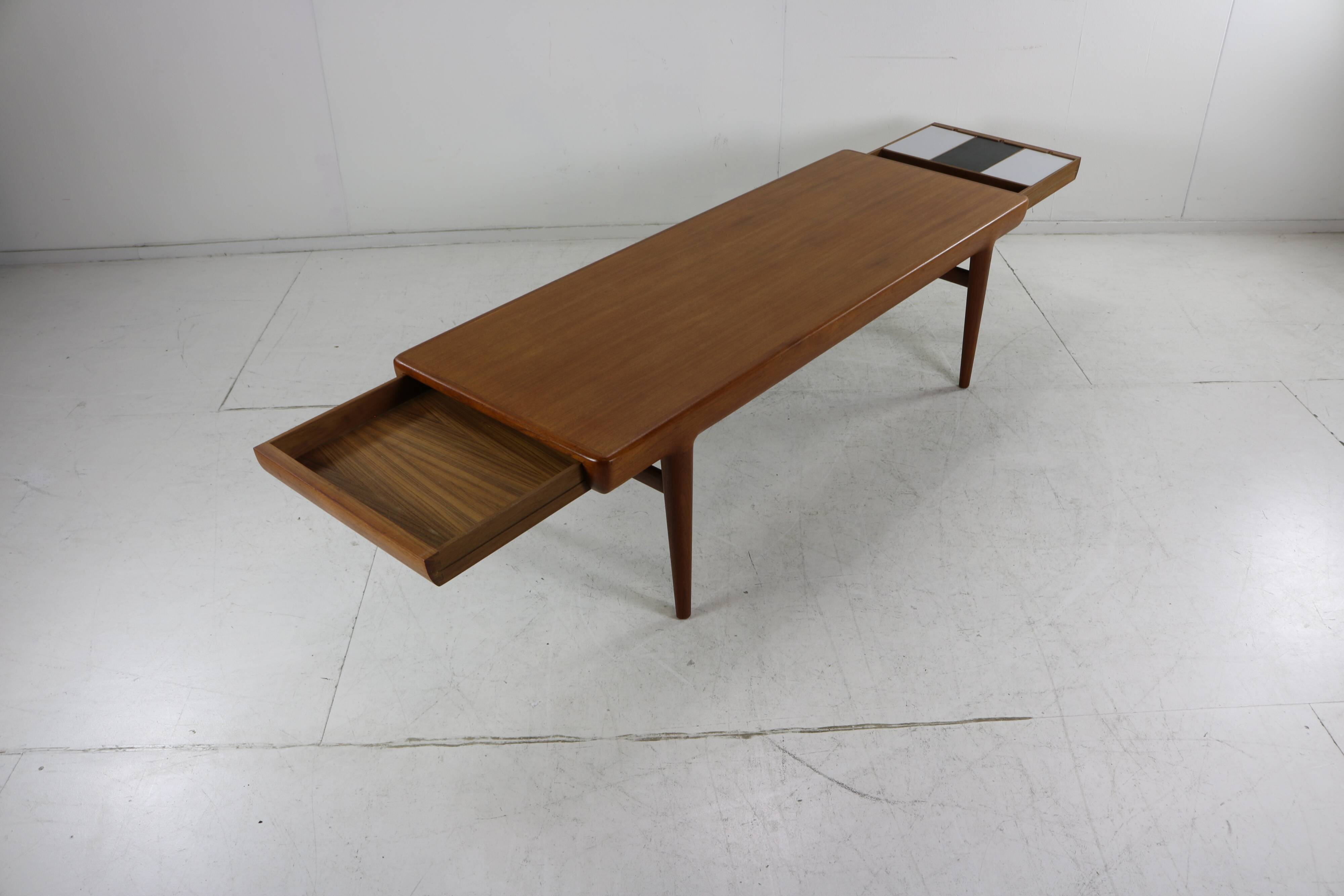 Danish design coffee table by Johannes Andersen for Silkeborg