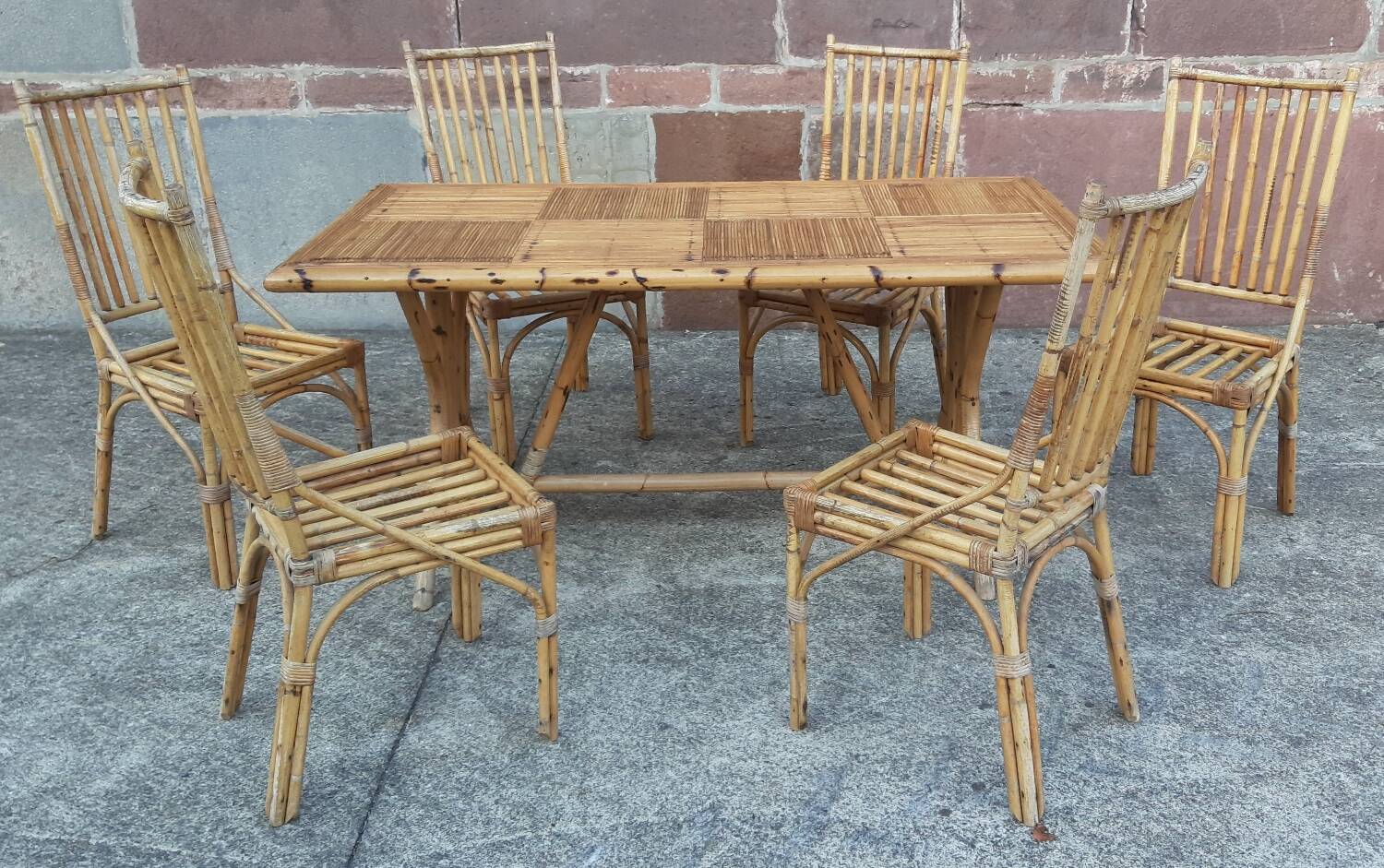 Table and 6 chairs made of bamboo and rattan