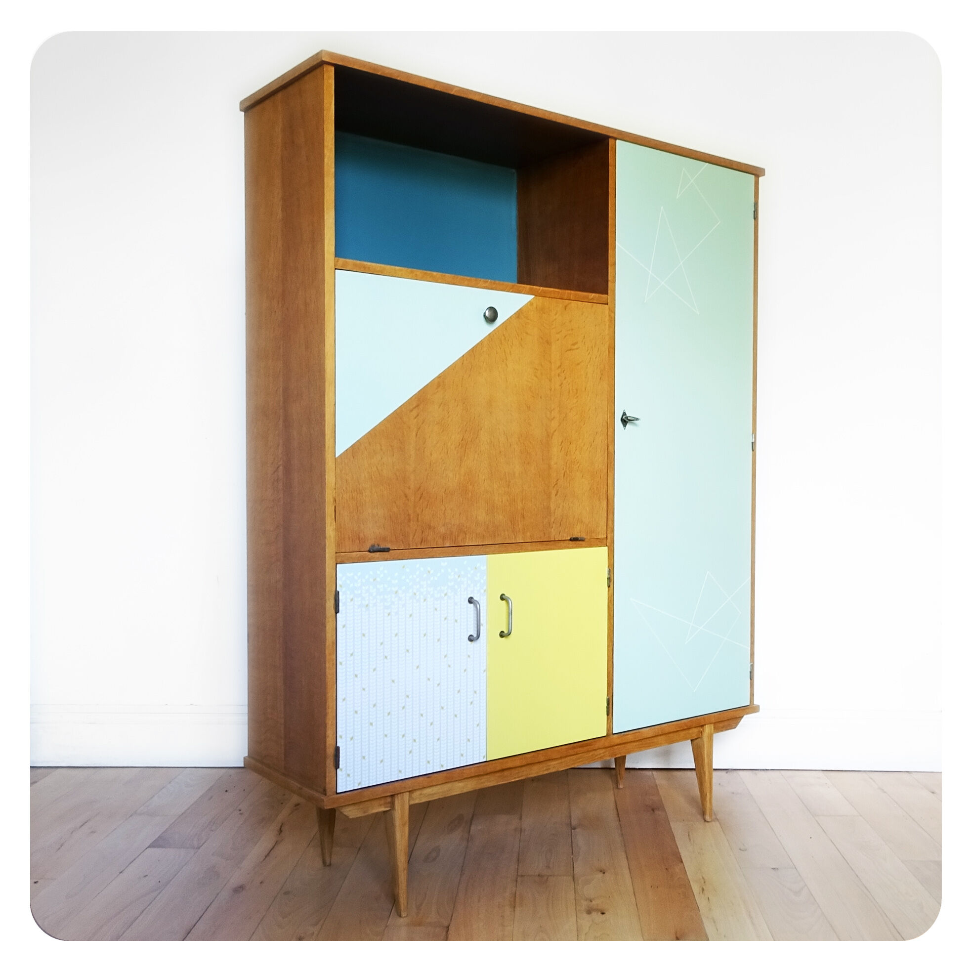 Armoire vintage