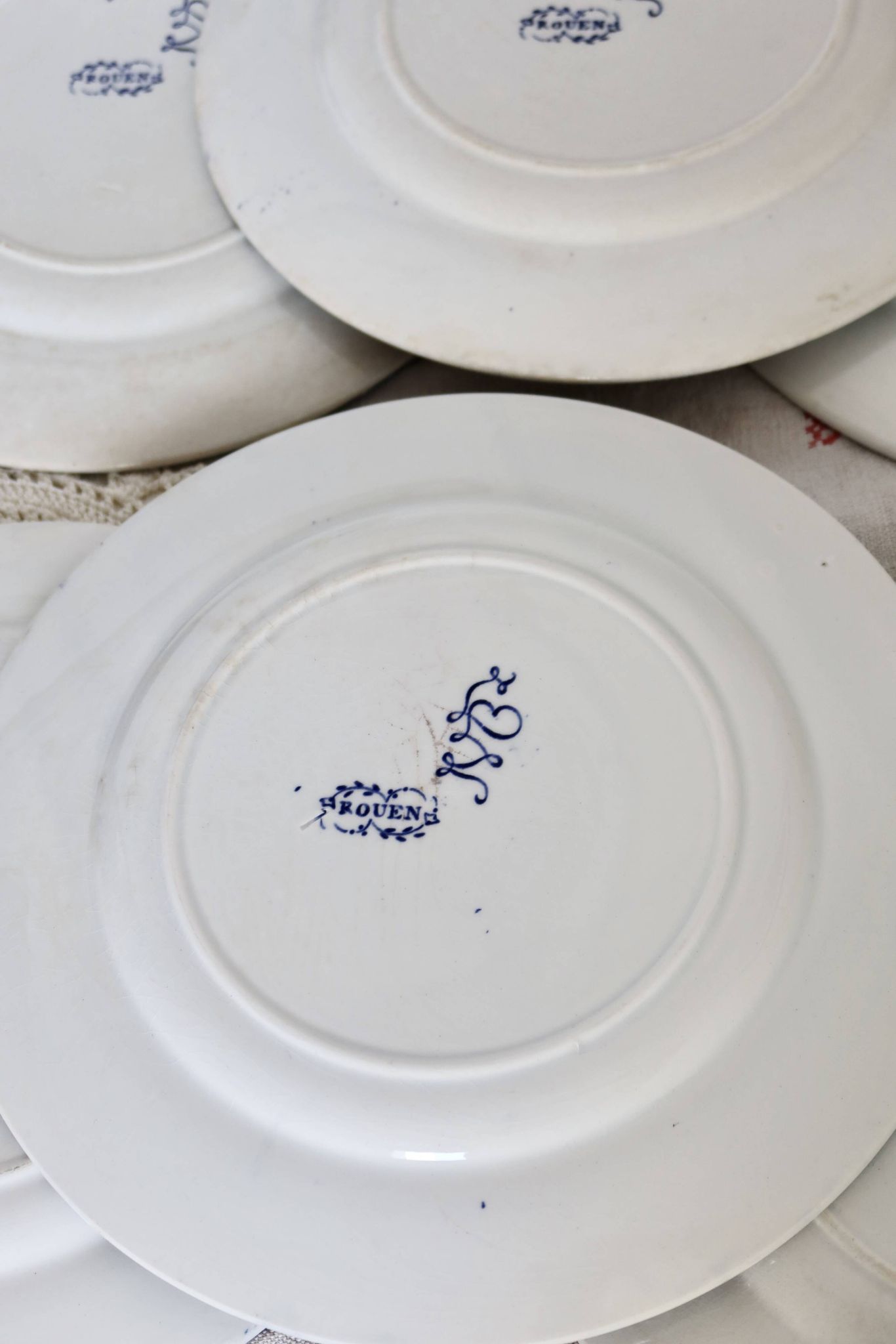 6 antique flat plates, Bordeaux (Jules Vieillard) and Longwy earthenware