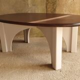 Oval coffee table