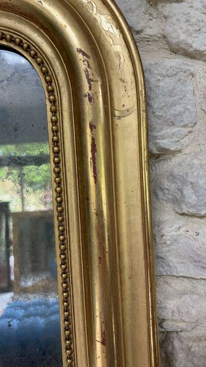 Louis-Philippe pearl mirror 82/61cm gilded with gold leaf, mercury glass, fireplace overmantel.