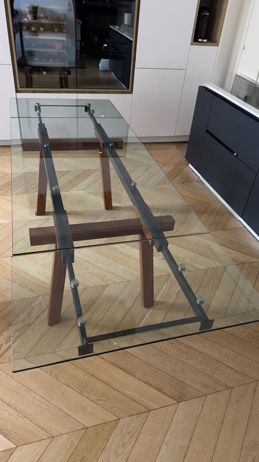 Extensible Bonaldo table in glass and wood – Italian design from the 90s.