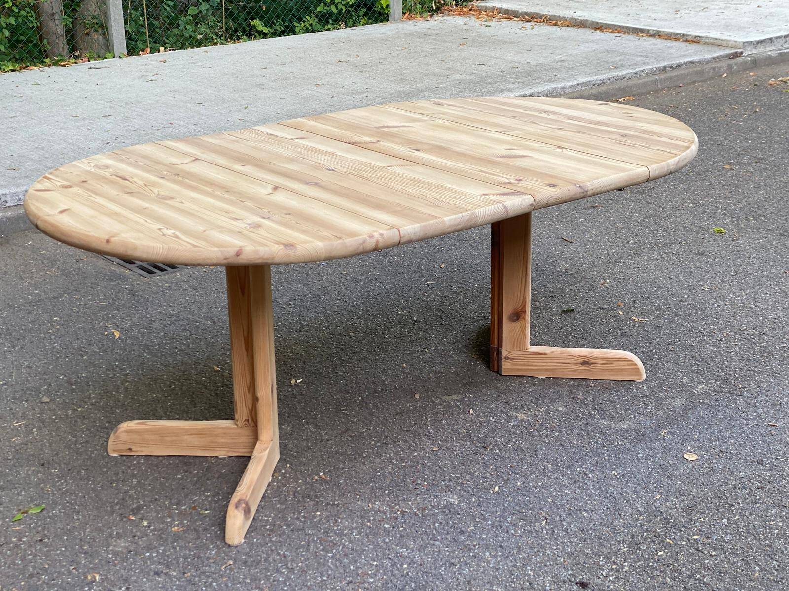 Table à manger ronde décapée extensible Rainer Daumiller Hirtshals Sawaerk