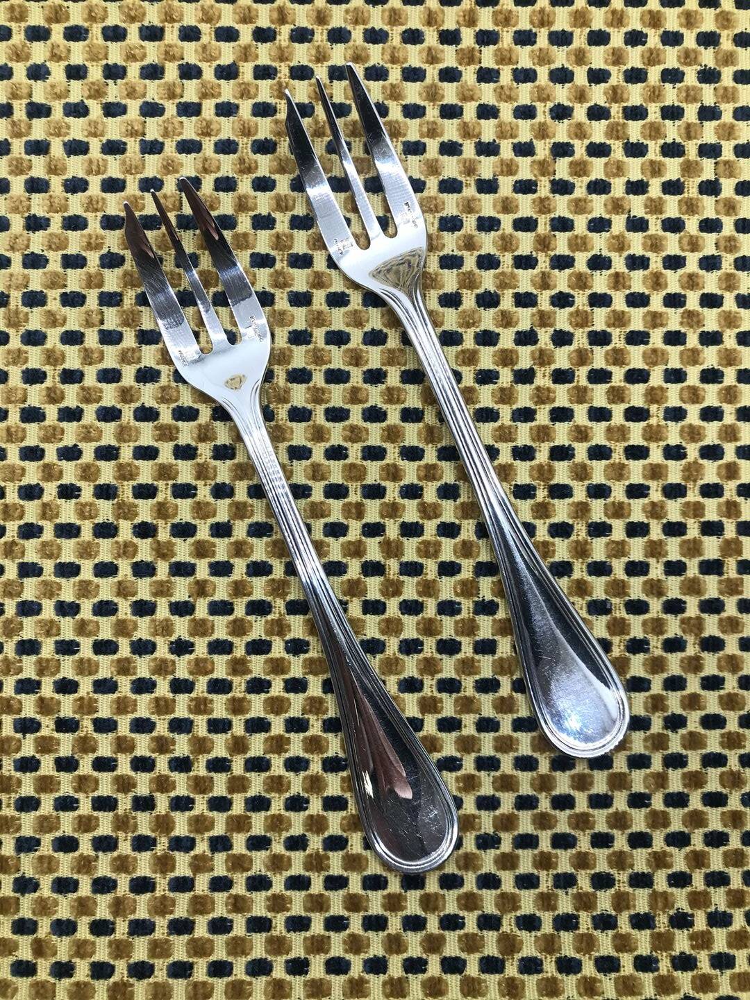 Pair of Christofle silver-plated cake forks, Albi model