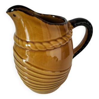 Headband pitcher