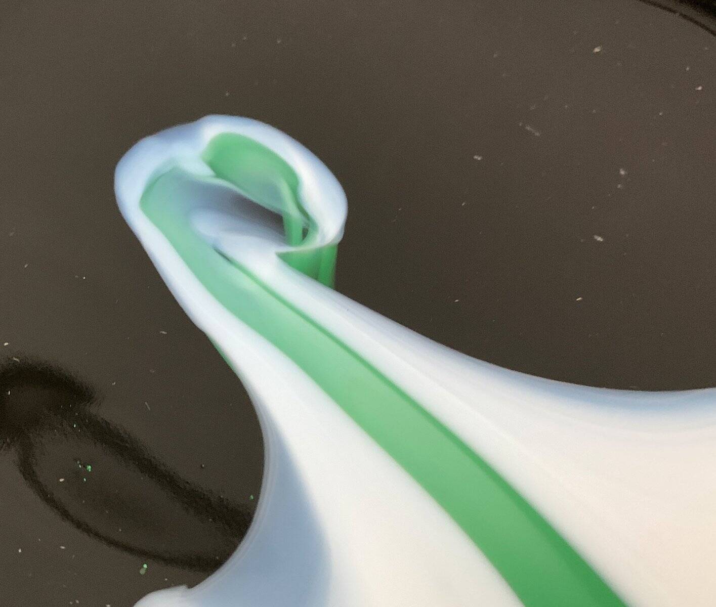 Artistic vintage German glass bowl plate by Hans Jürgen Richartz for Mathildenhütte, Solingen.