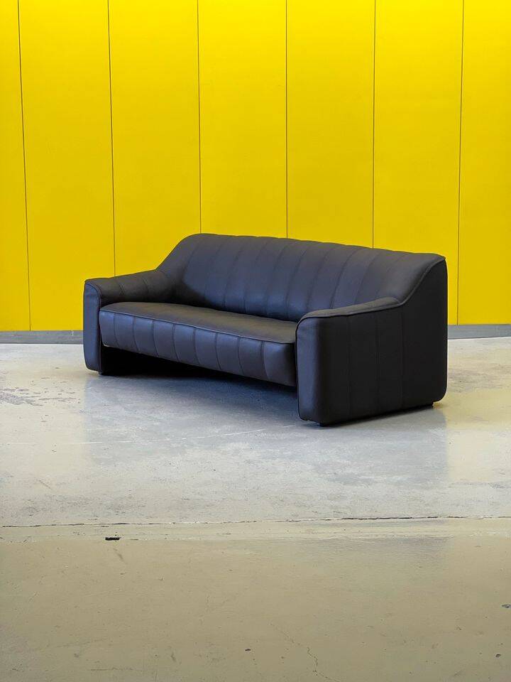 Black leather 3-seater sofa by De Side, from 1970's model 44