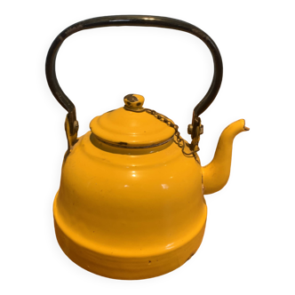 Yellow enamel kettle