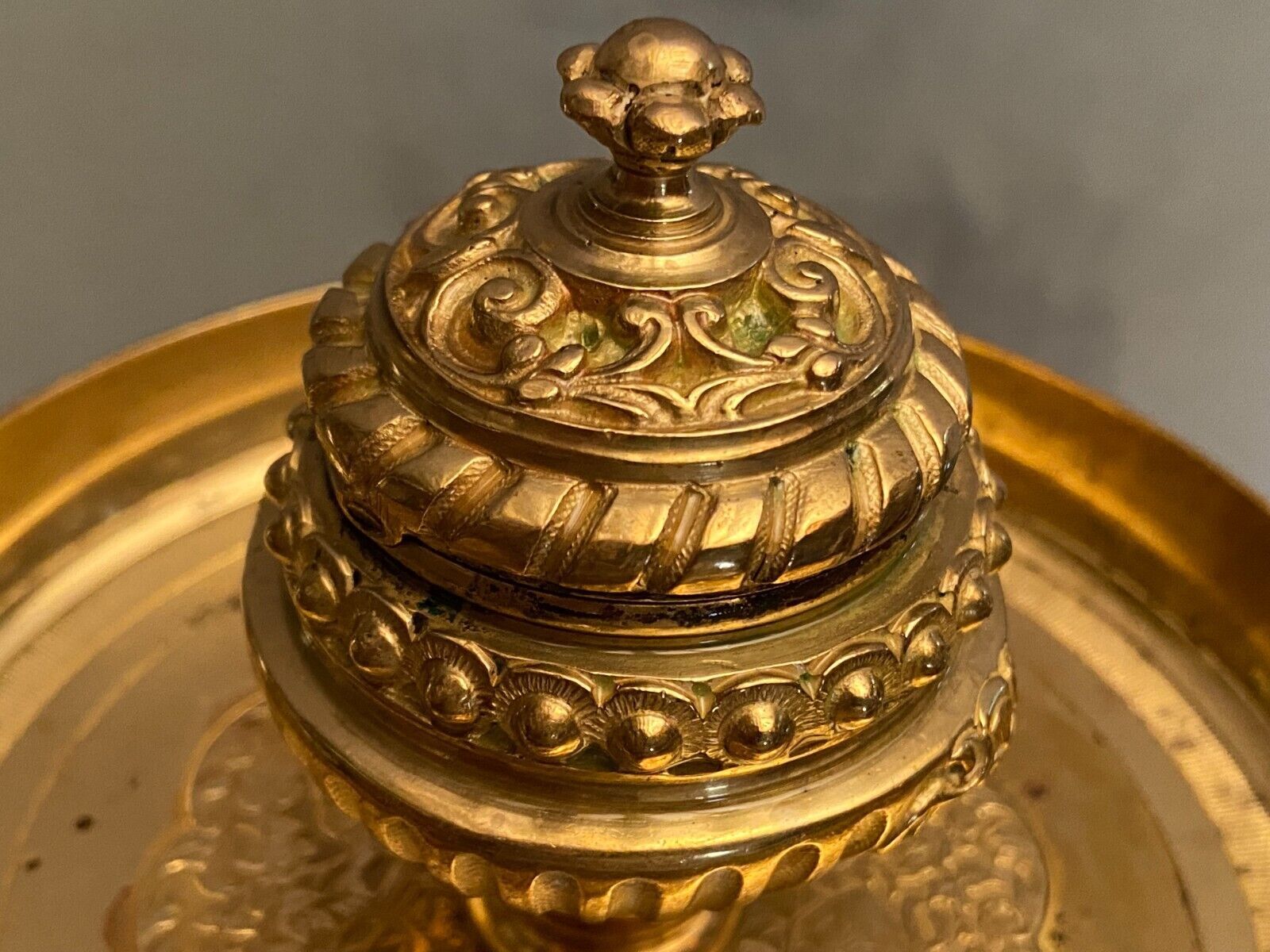 Inkwell nineteenth in gilded bronze Louis XIII style