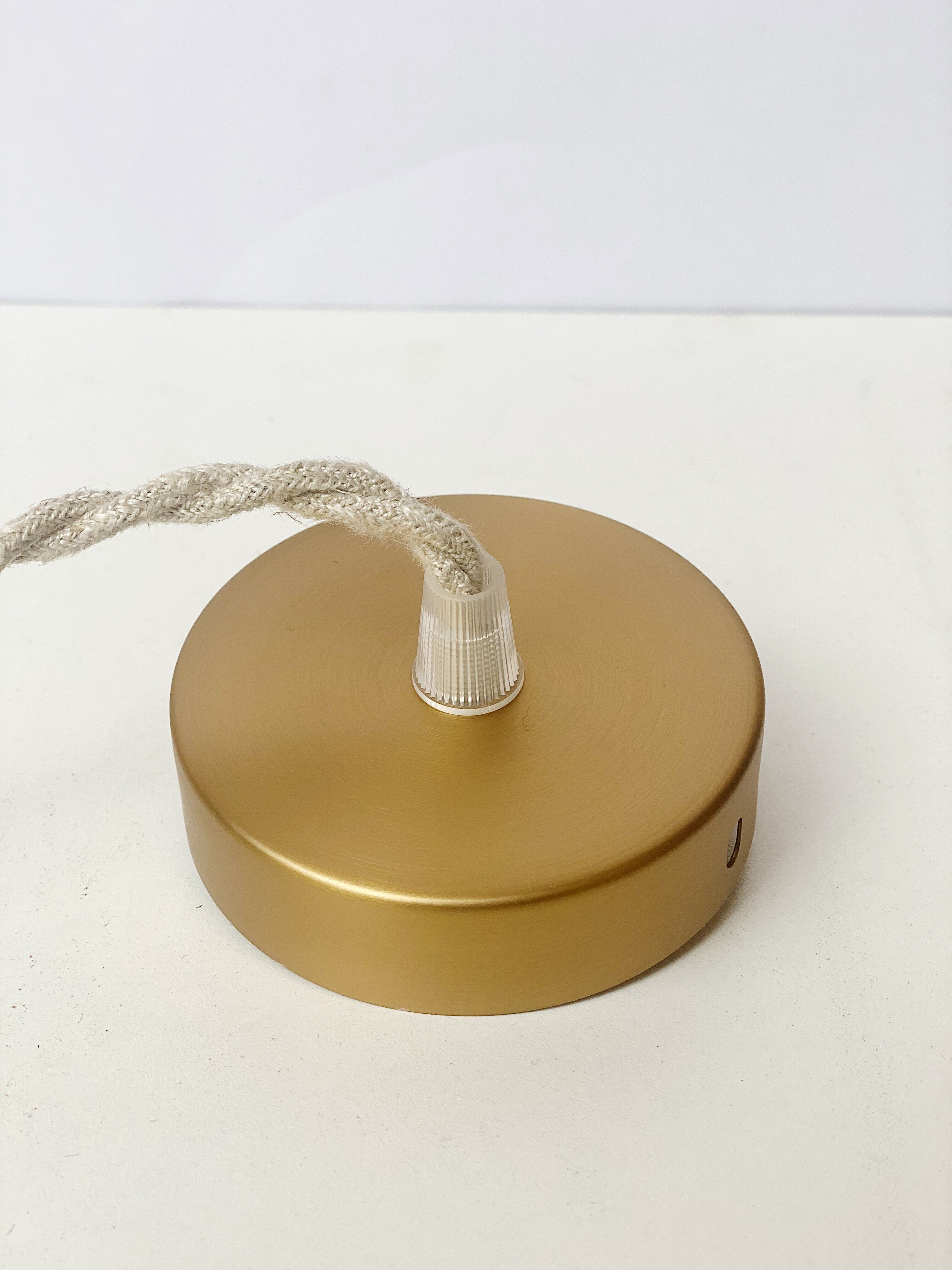 Pendant lamp with vintage globe in white opaline