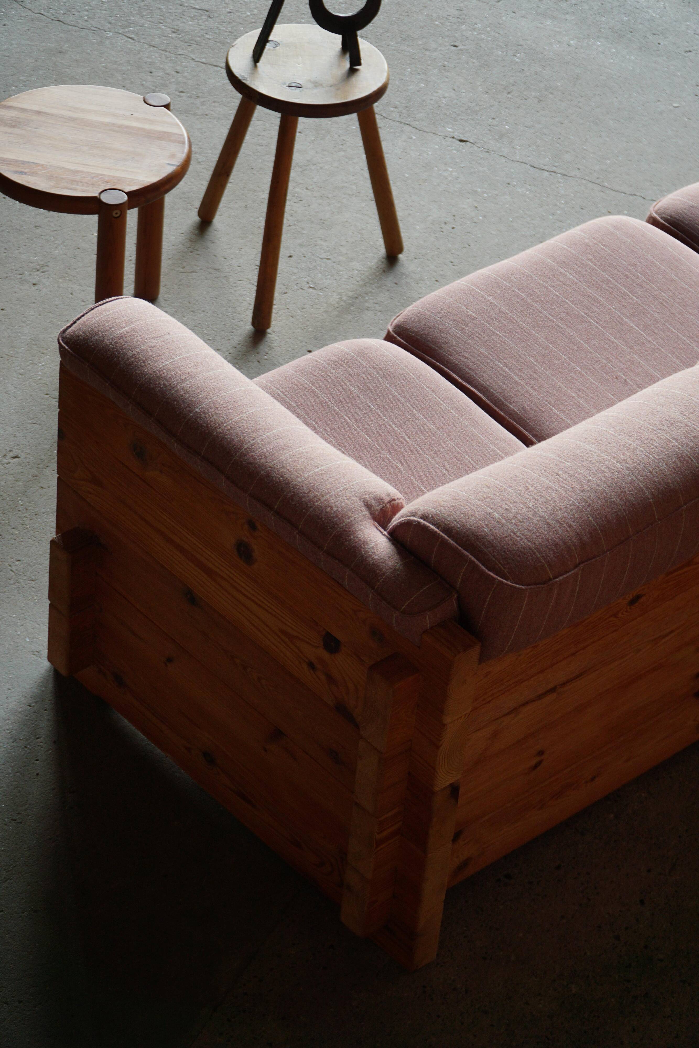 Modern Danish three-seater canapé in pomeranian pine and wool, by Christian IV, 1970s.