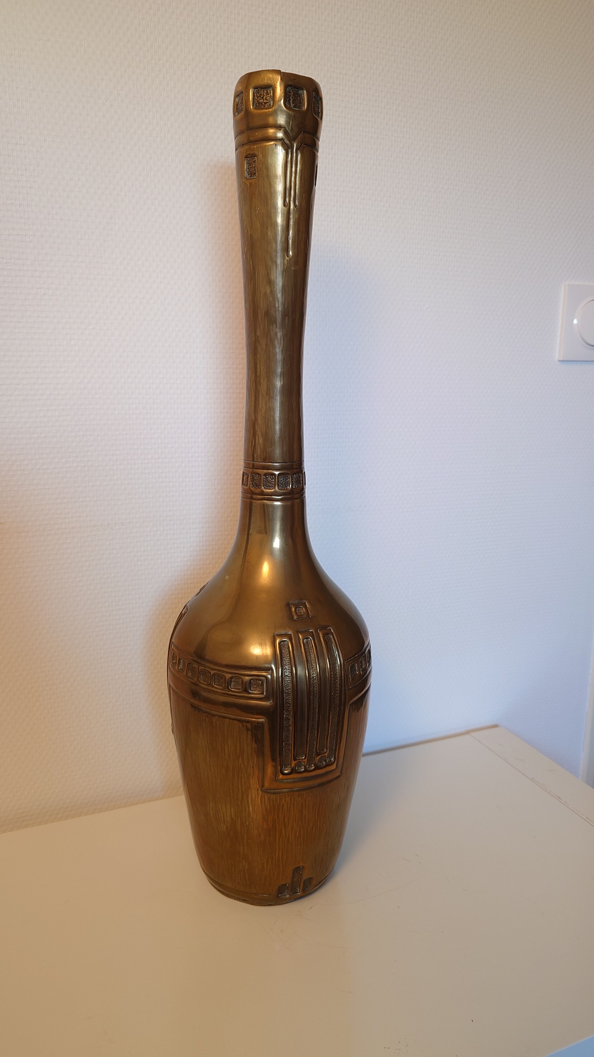 Large brass vase – sculptural piece – geometric decoration – 64.5 cm