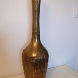 Large brass vase – sculptural piece – geometric decoration – 64.5 cm