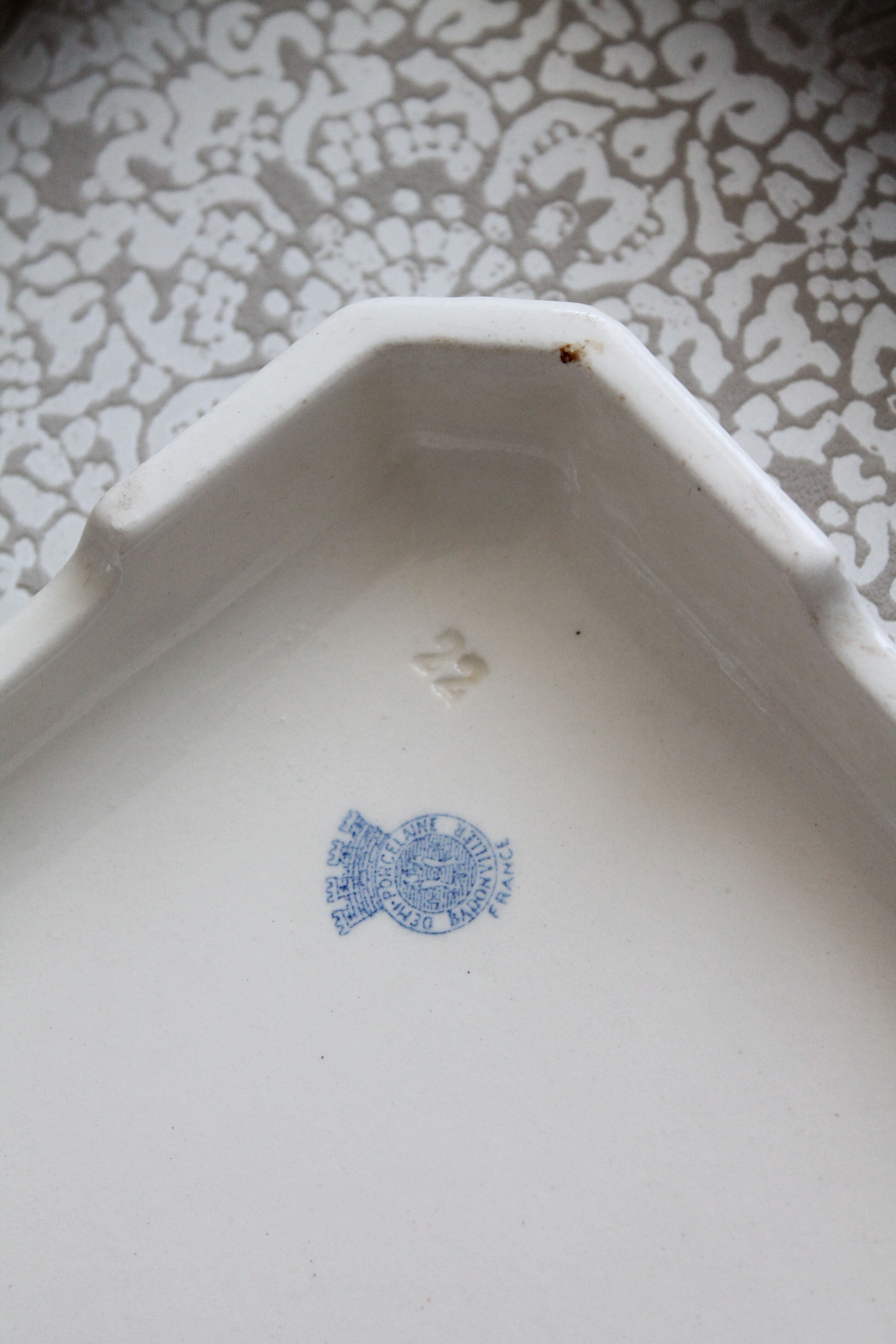 Porcelain underside, badonviller france, white and red underside, ceramic plate