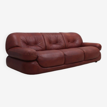 3 seater vintage leather sofa mobil girgi 1970s