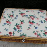 Wicker and scoubidou sewing box
