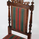 Ensemble de six chaises de salle à manger en chêne et rembourrées de tissu rayé, années 1920
