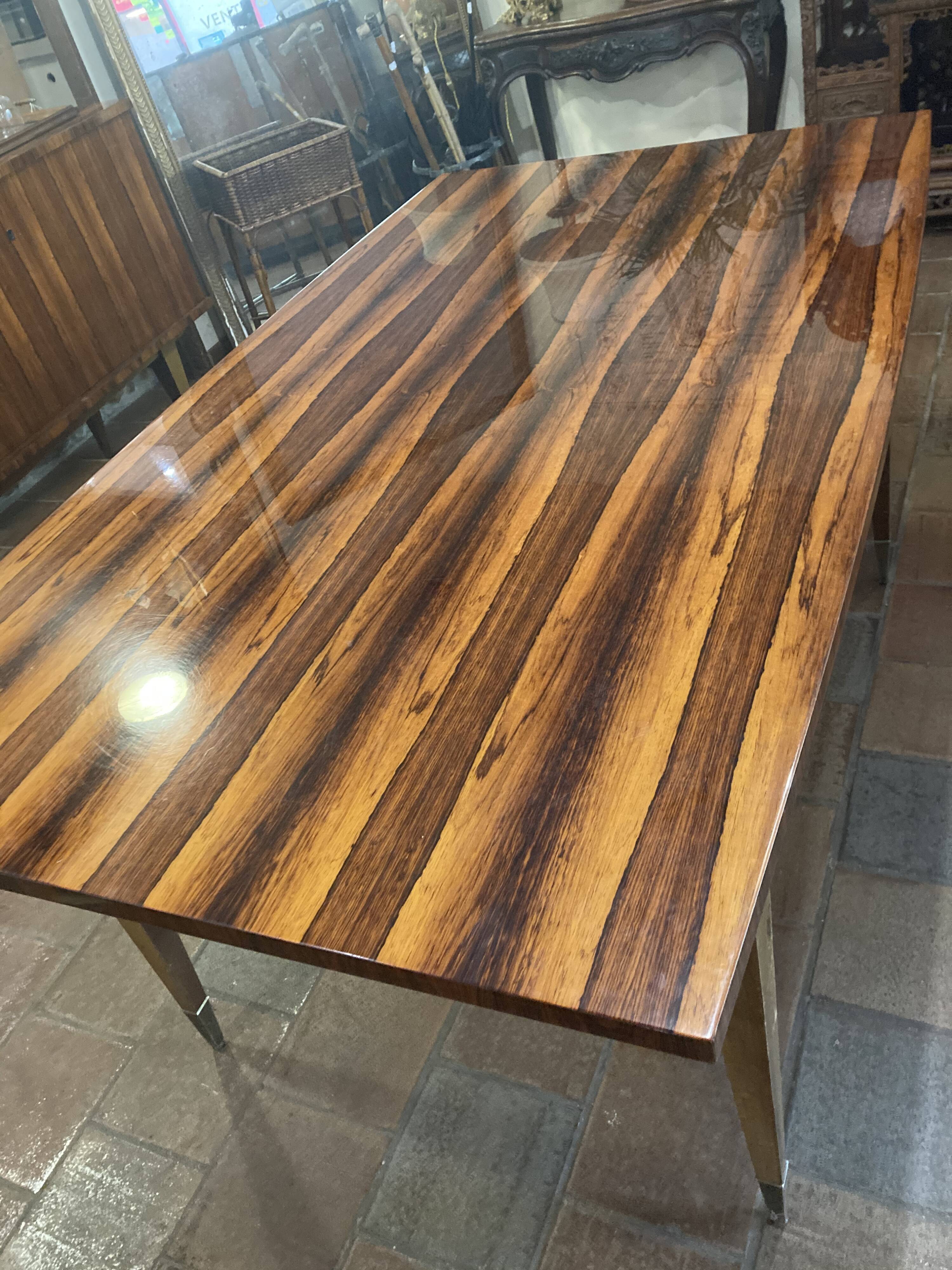 Table en ébène de Macassar laquée vers 1950