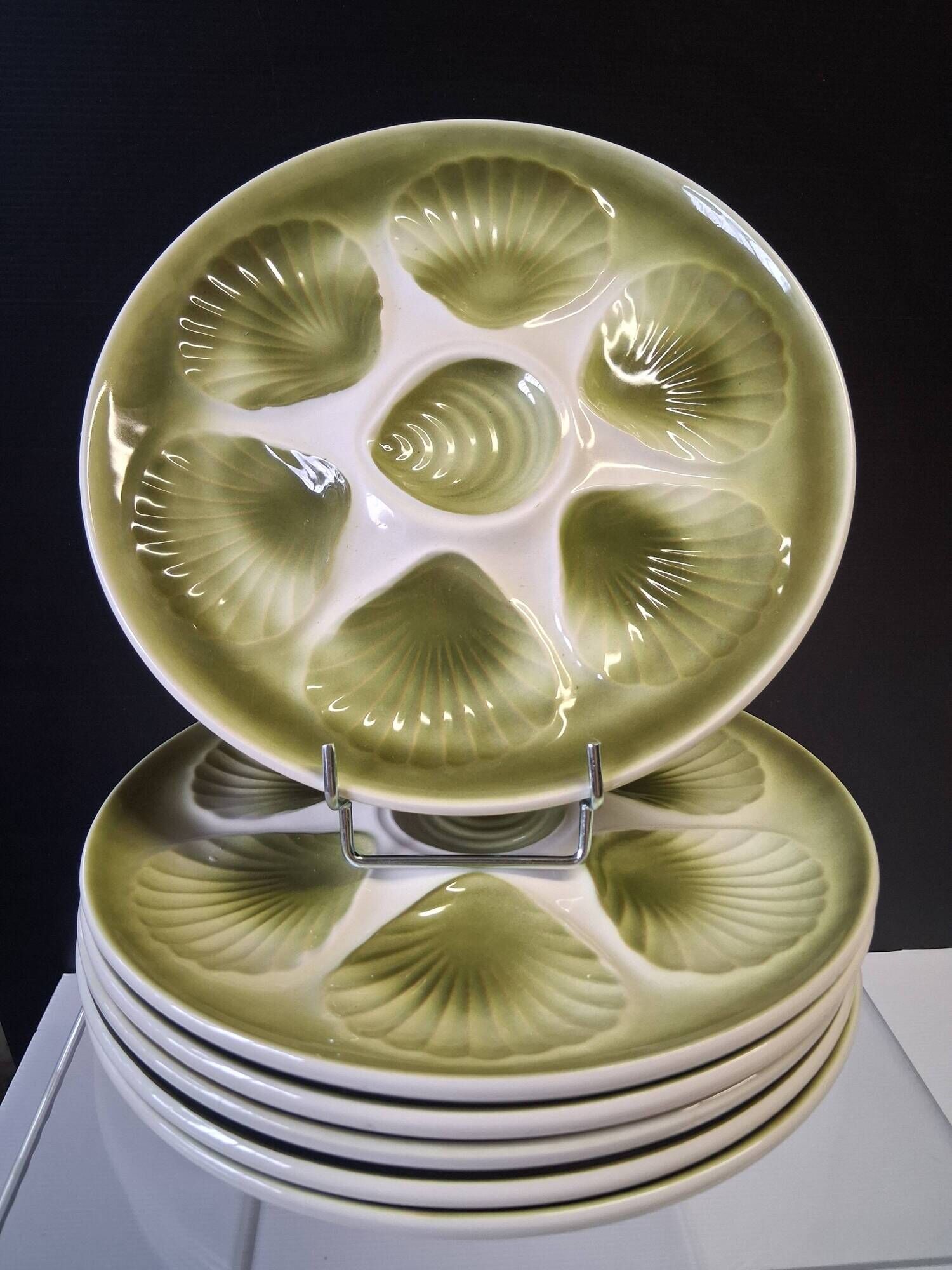 6 oyster/shellfish plates from Moulin des Loups in very good condition.