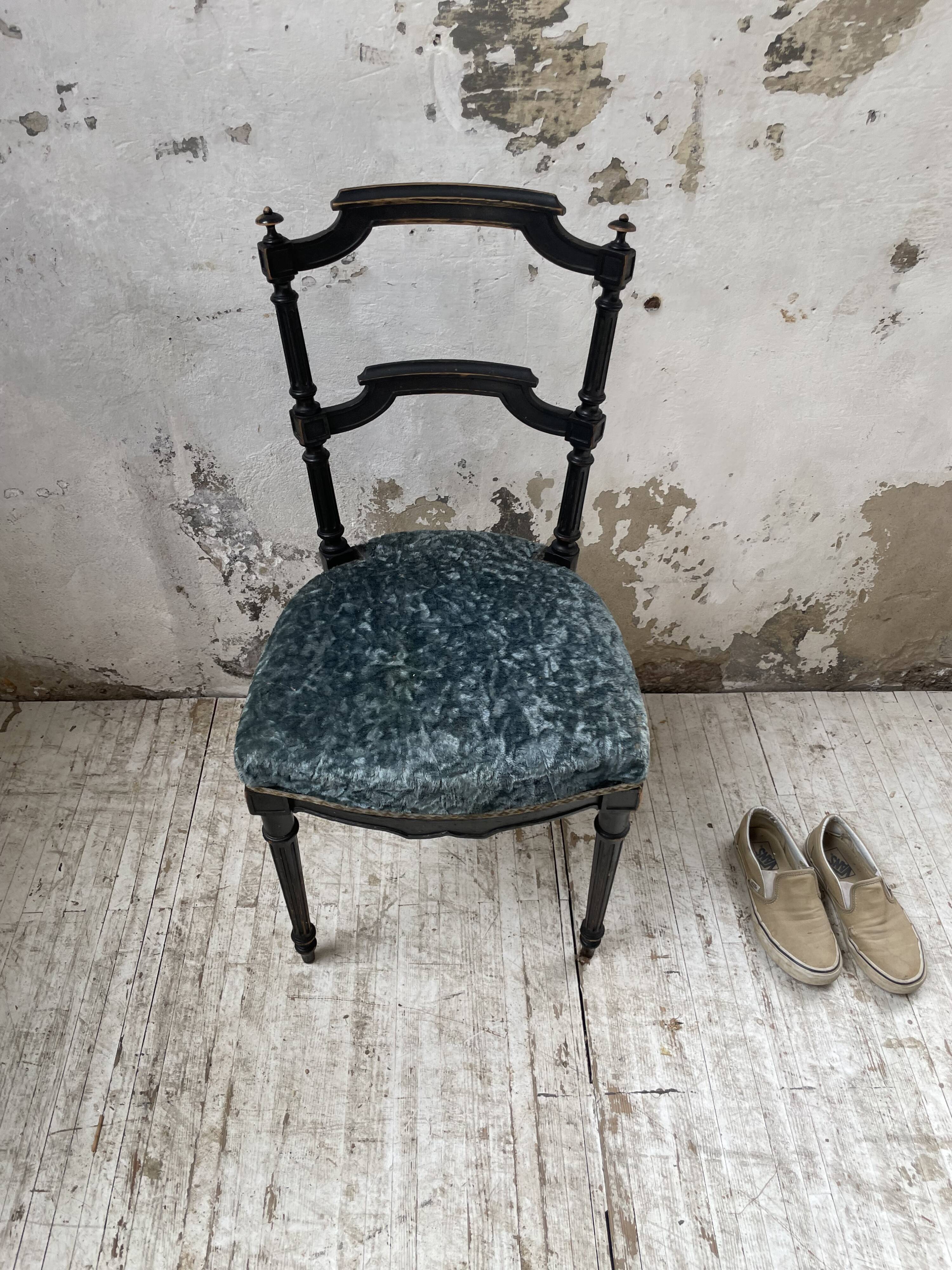 Chaise Napoléon 3 velours bleu