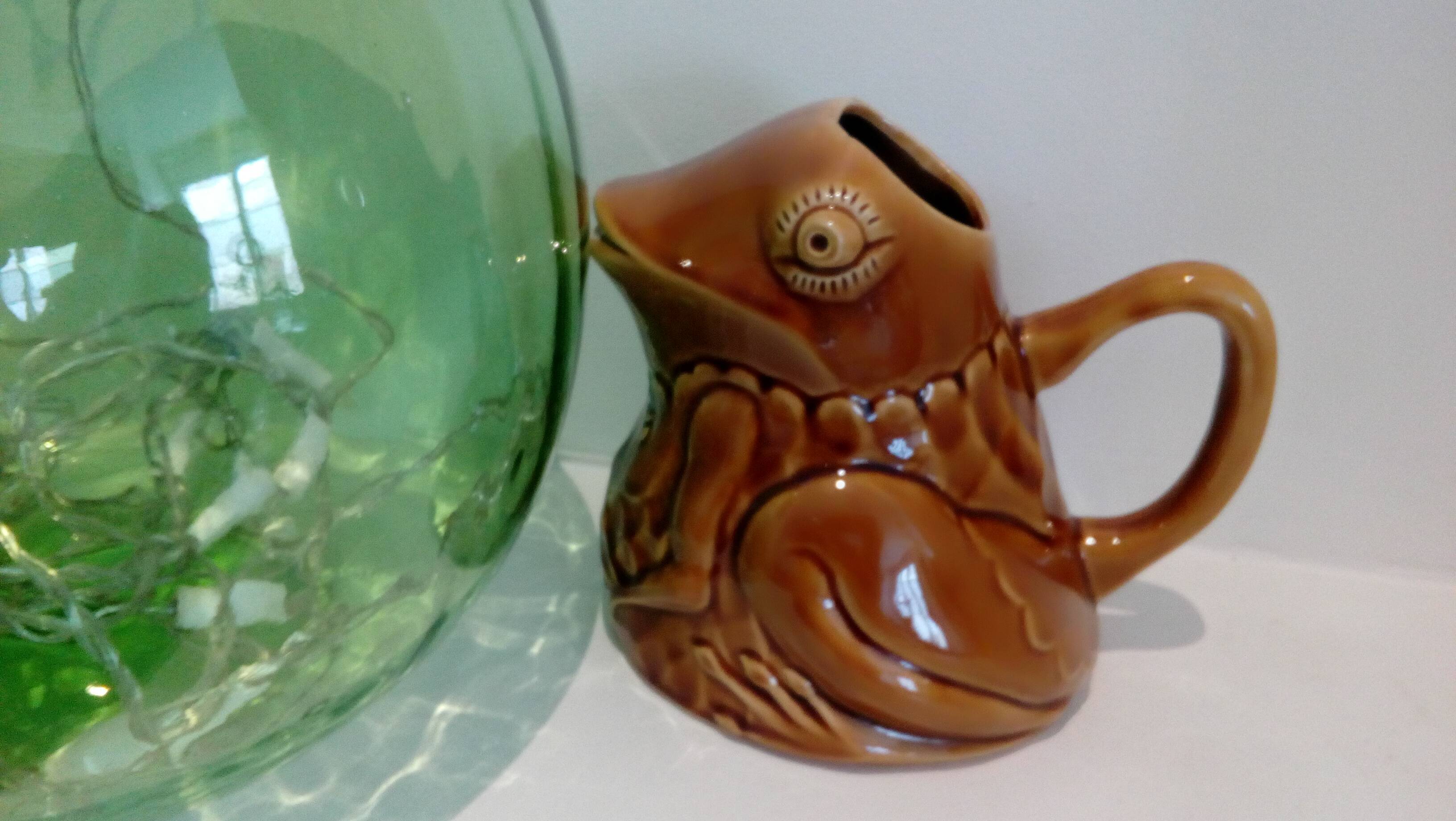 Frog pitcher Sarreguemines