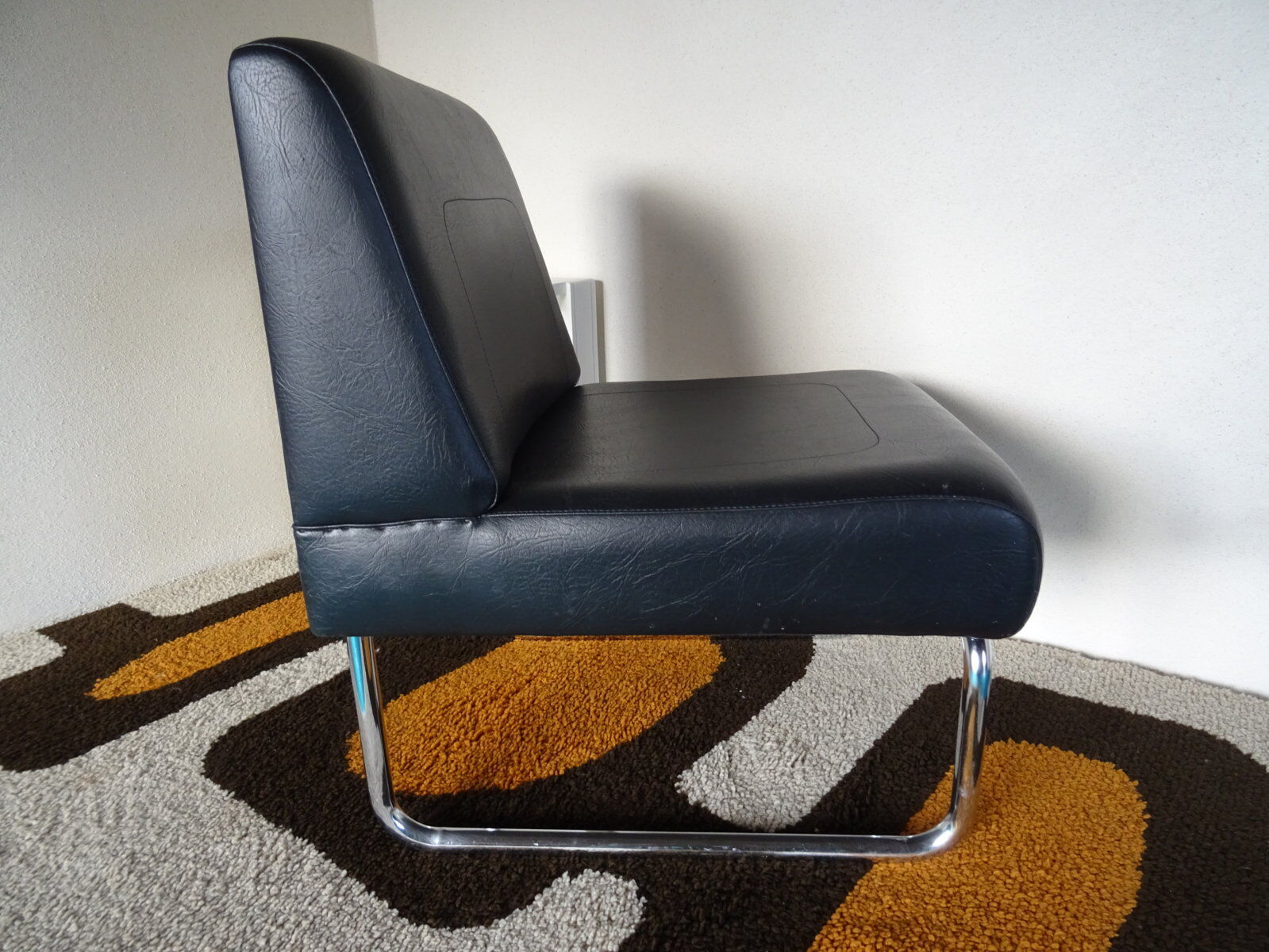 Modernist design heater