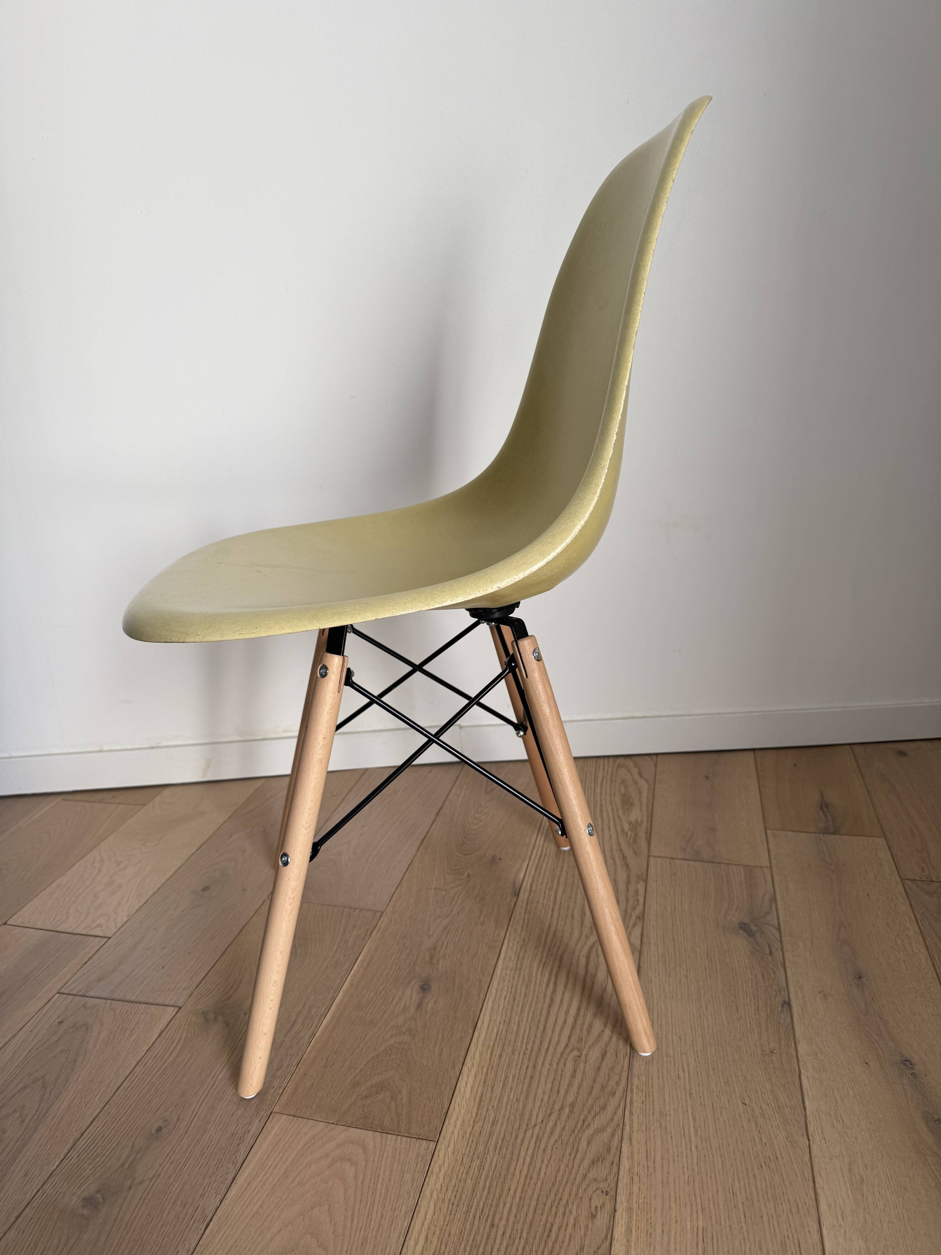 Dsw eames herman miller us edition 50s 60s design no vitra knoll yellow