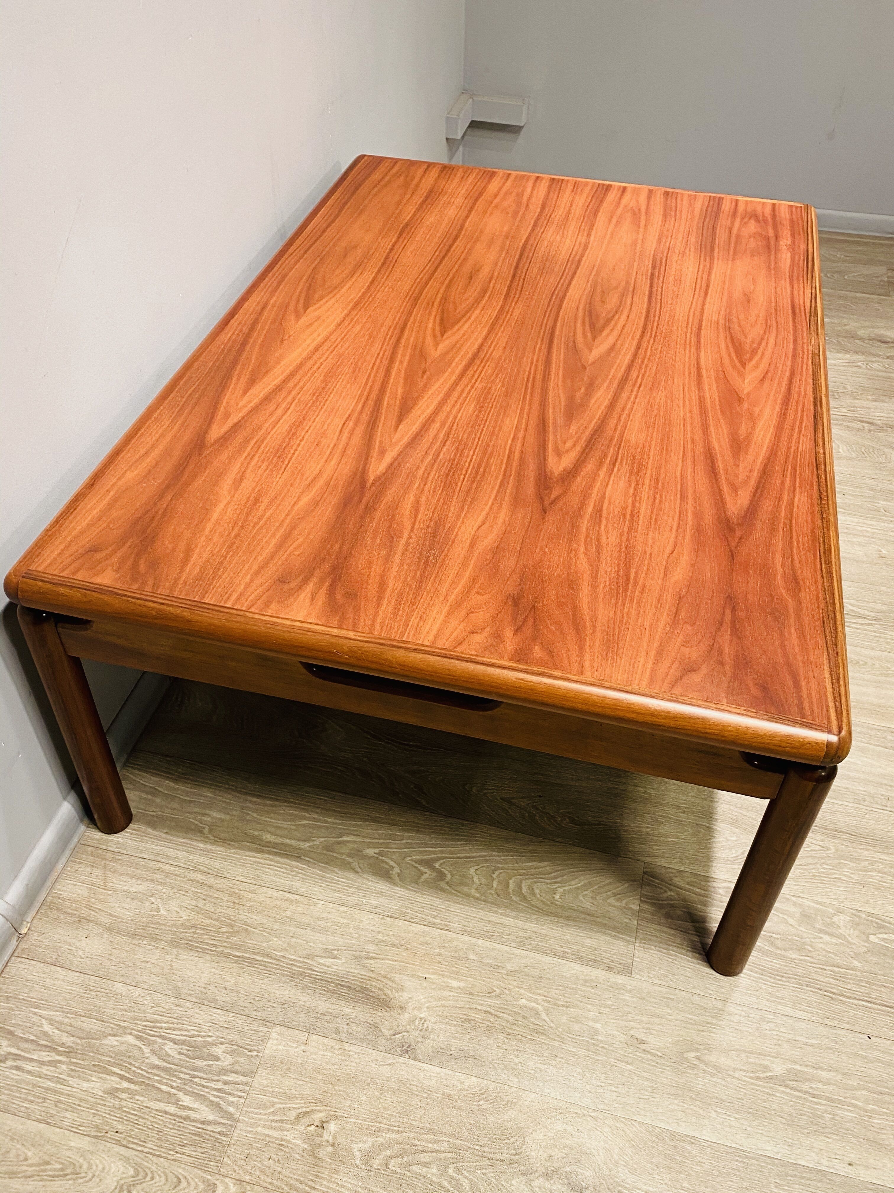 Table basse vintage années 1970