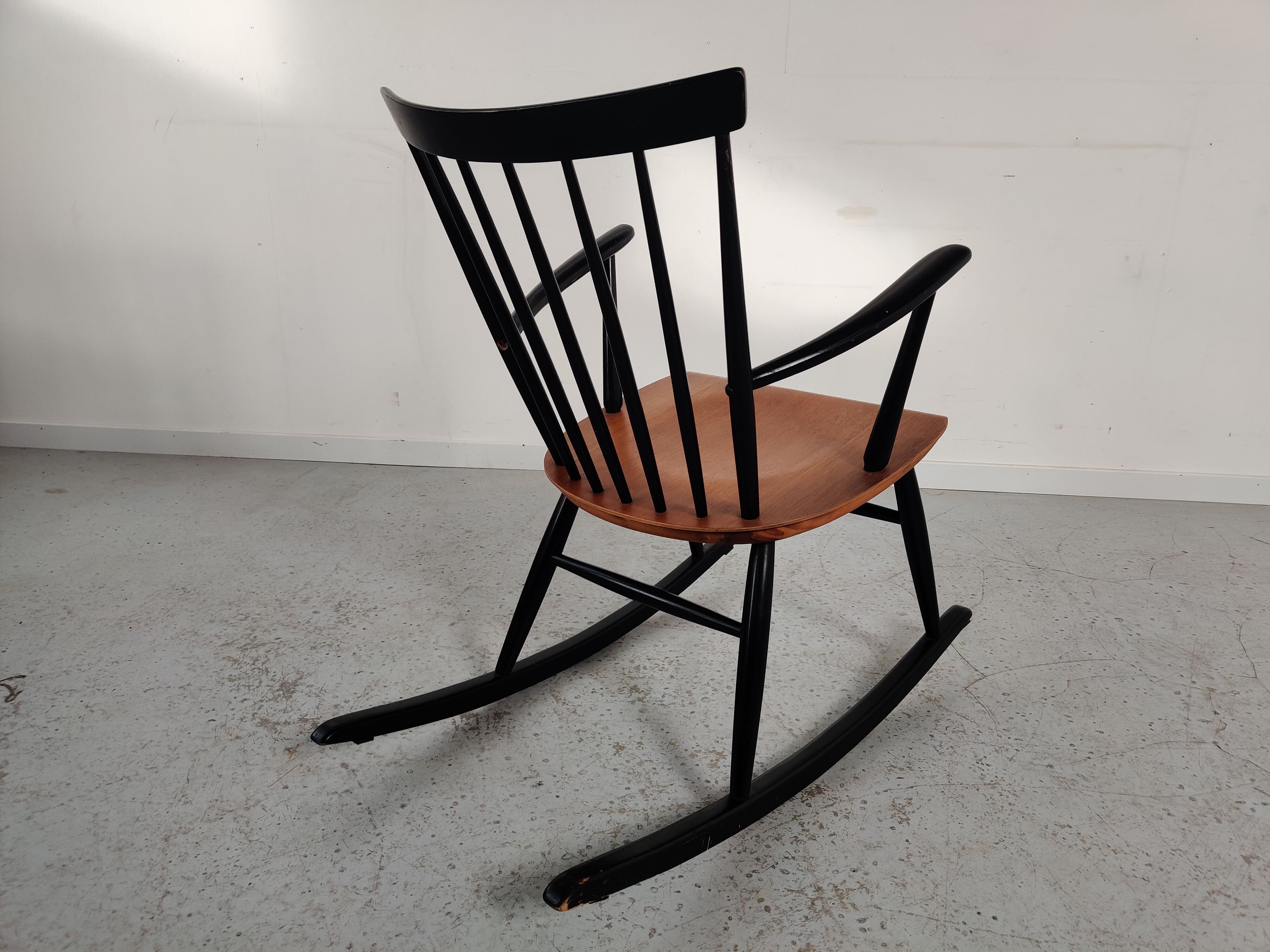 Rocking scandinavian vintage chair, 60s