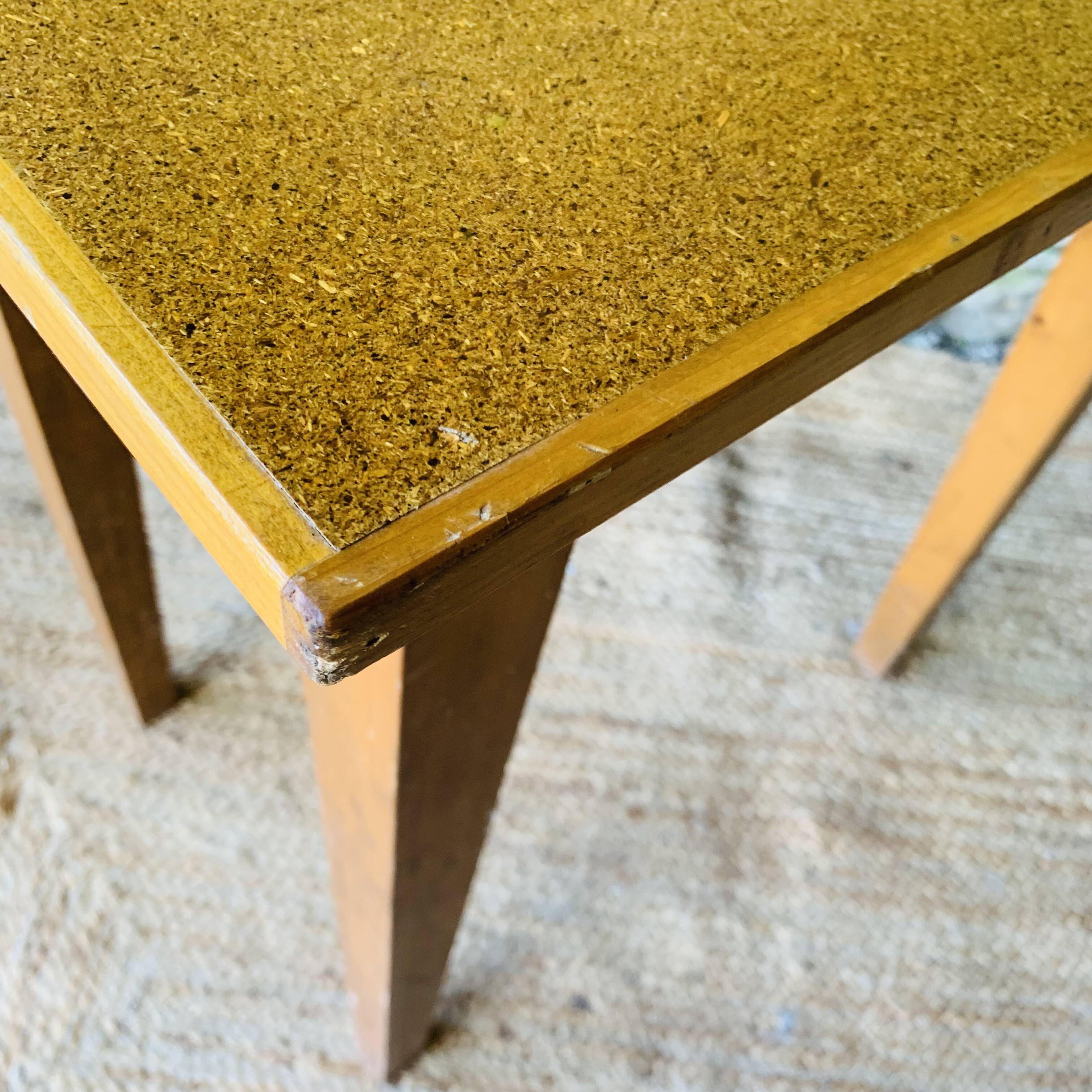 Petite table vintage