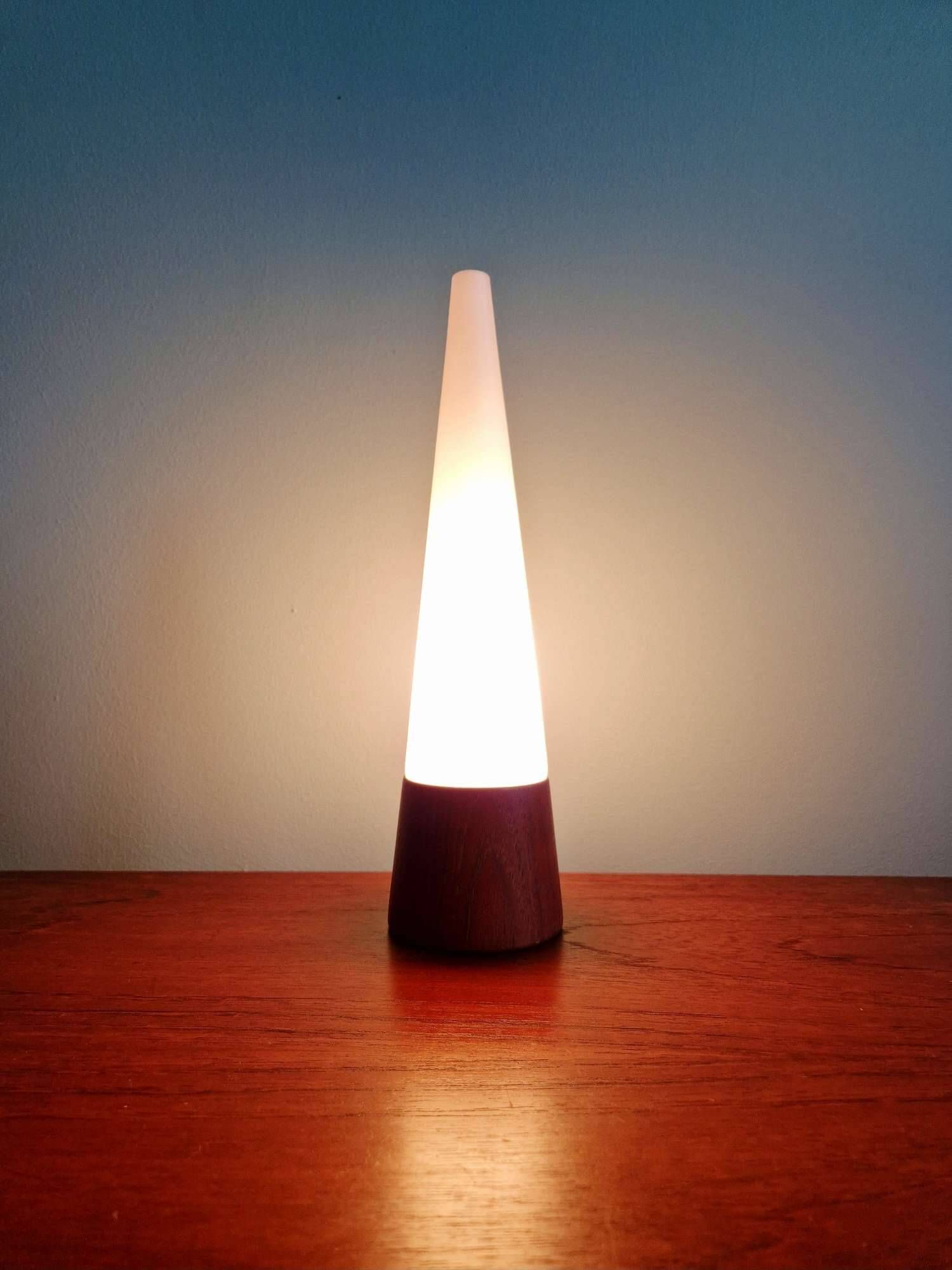 Scandinavian table lamp in teak and satin opaline, Hans-Agne Jakobsson, 1960