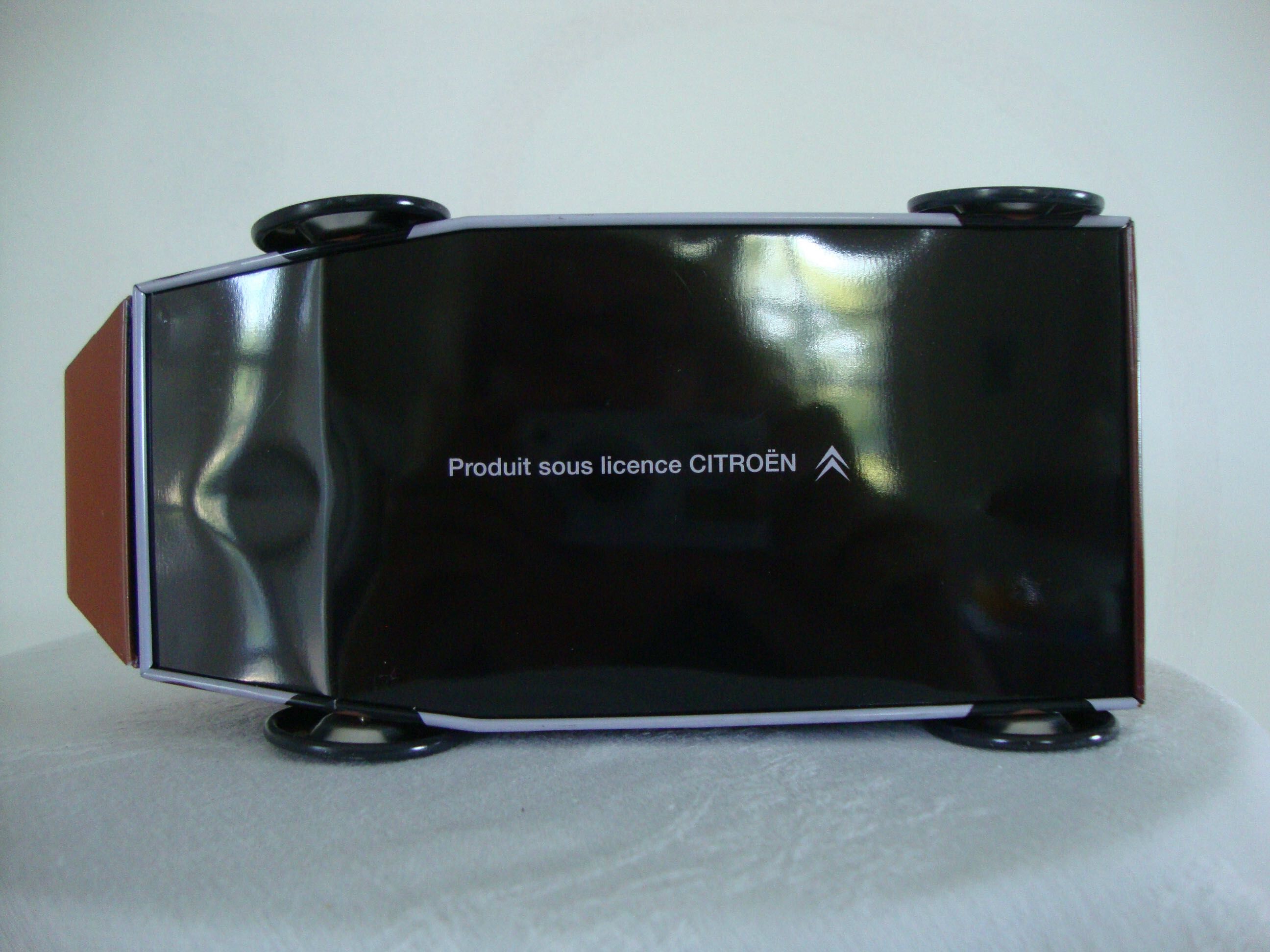 Citroen van in painted sheet metal