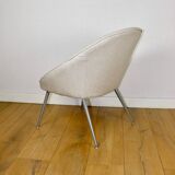 Fauteuil coque beige ivoire des années 70 sur pieds métal gris - magnifique