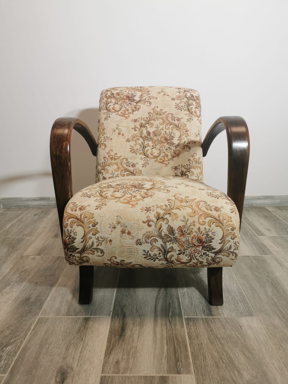 H-227 armchair by Jindrich Halabala