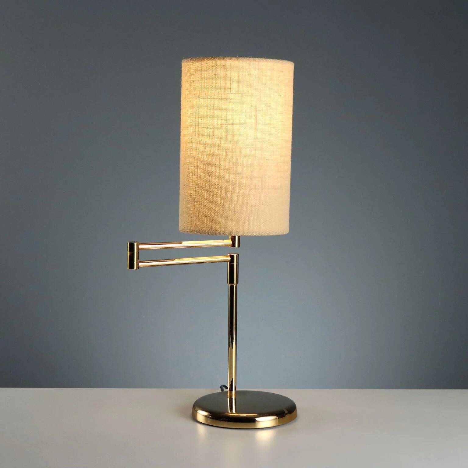 Vintage table lamp in metal and fabric, Italian design, 1980s.