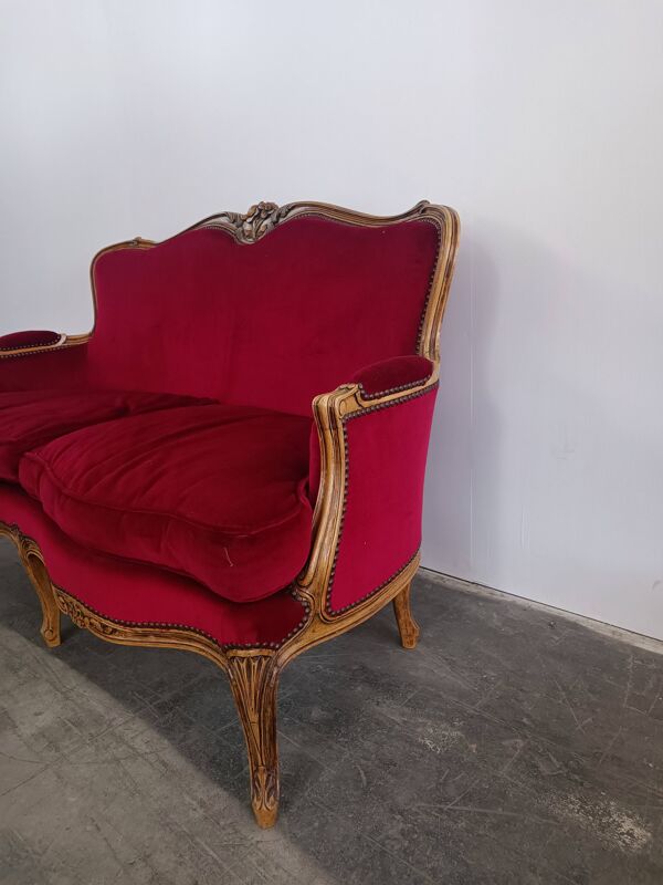 Ensemble banquette et 2 fauteuils style Louis XV en tissu rouge