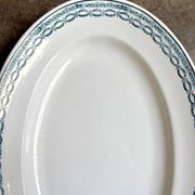 Moyen plat ovale St Amand en terre de fer bleue