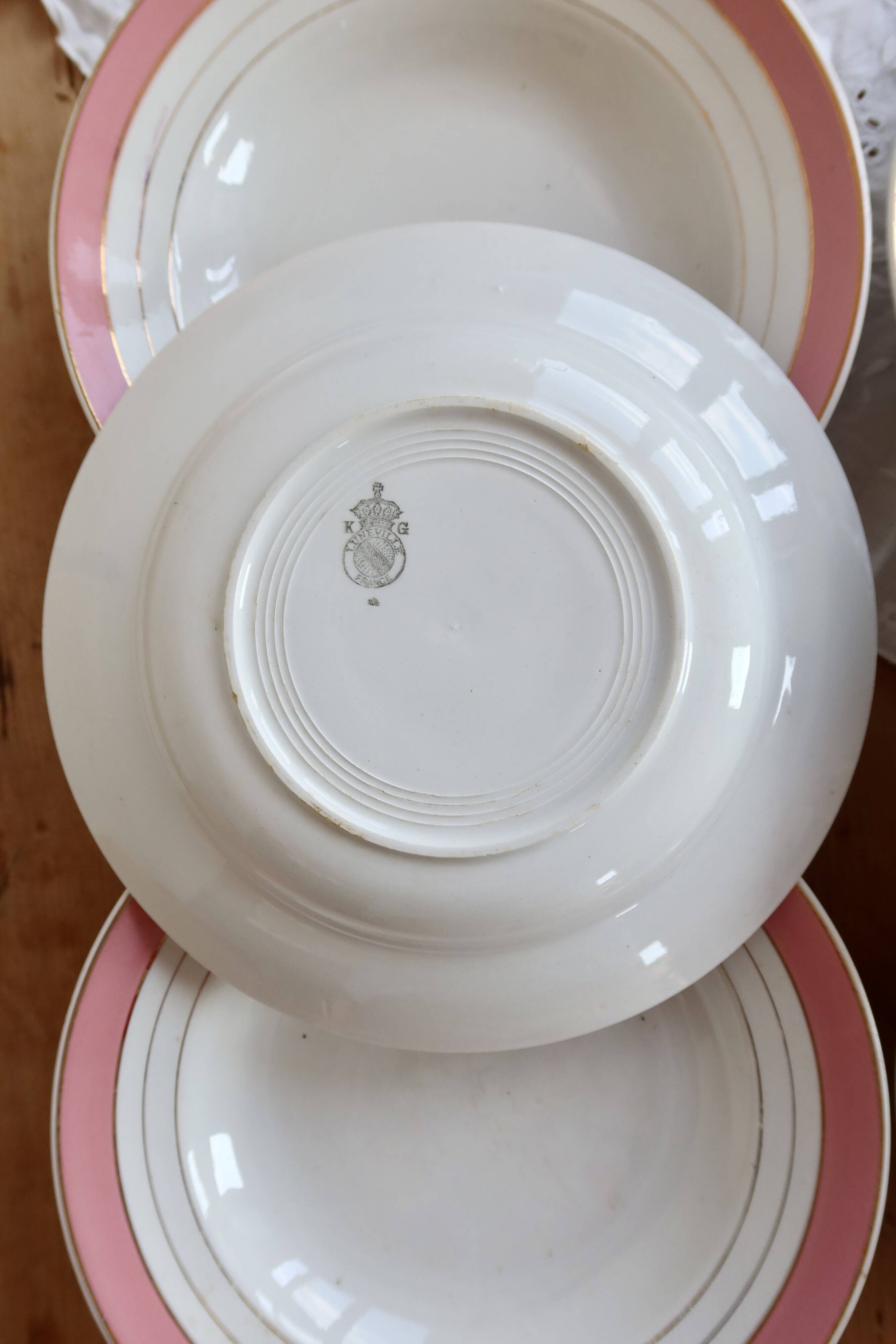 6 vintage Lunéville K&G deep plates in the Régence model.