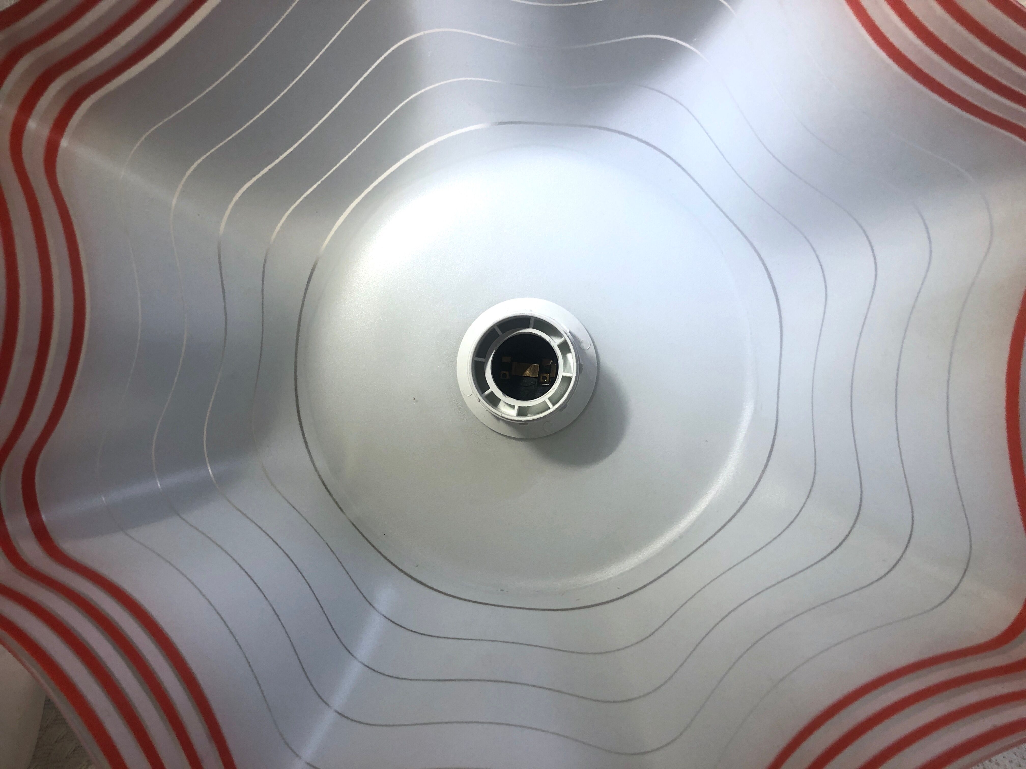 Vintage suspension in white opaline and red border, corolla shape / French vintage