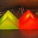 Lampe de sol ou de table en forme de prisme vert postmoderne de Heico, années 1980.